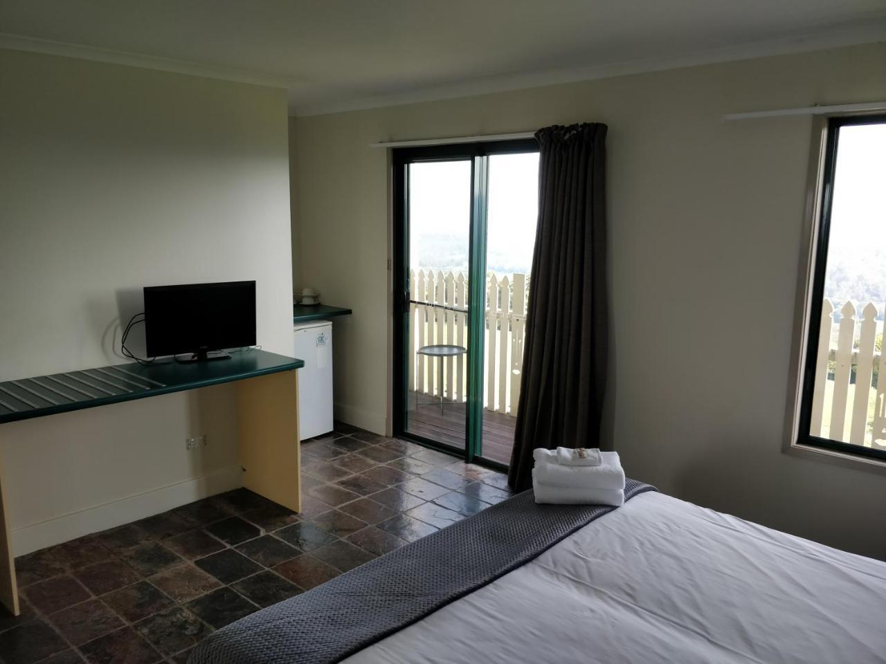 Tranquil Park Motel Maleny Exterior photo